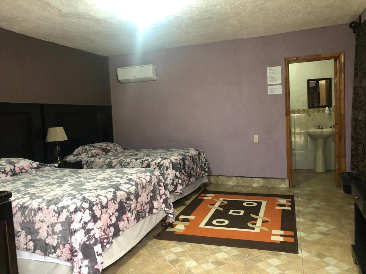 Hotel Isabela, Mag Bay Puerto San Carlos Экстерьер фото